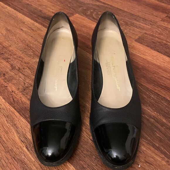 Salvatore Ferragamo size 8.5 - Picture 2 of 9